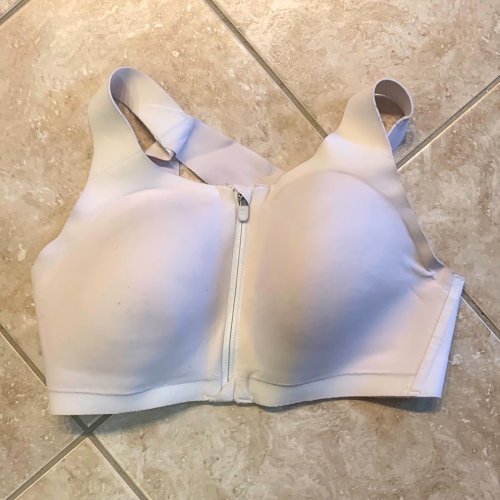 Lululemon Enlite bra 34dd